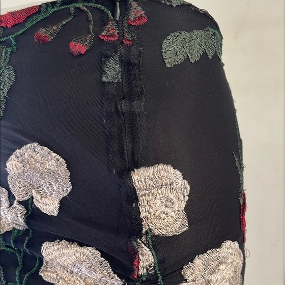 No Brand Floral Embroidered Mini Skirt used - Picture 3 of 4